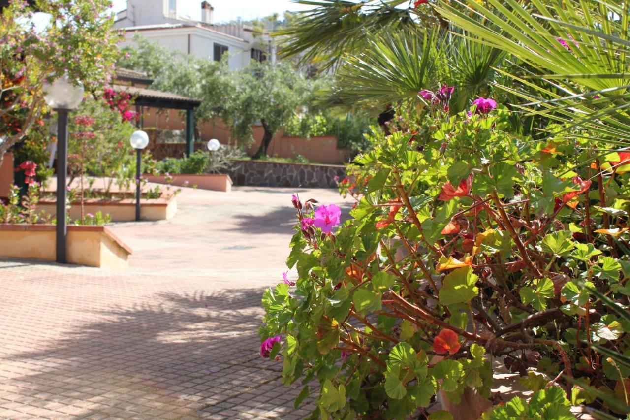 Arbatax Le Terrazze Sul Mare Aparthotel Bagian luar foto